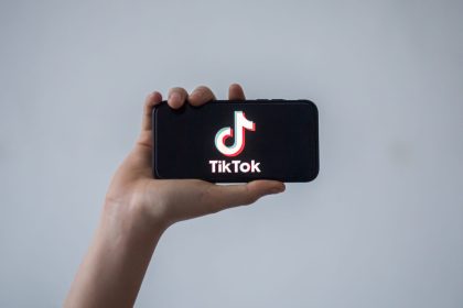 مجلس النواب الأميركي يوافق على مشروع قانون يمنح بايدن السلطة لحظر تطبيق TikTok