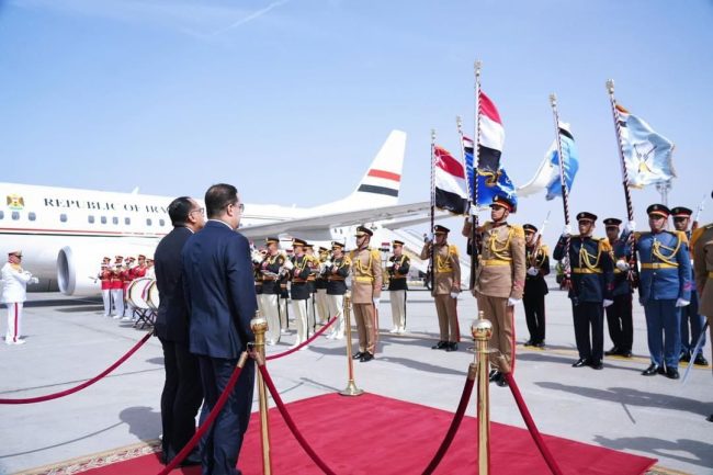 بالصور.. رئيس الوزراء المصري يستقبل السوداني في القاهرة