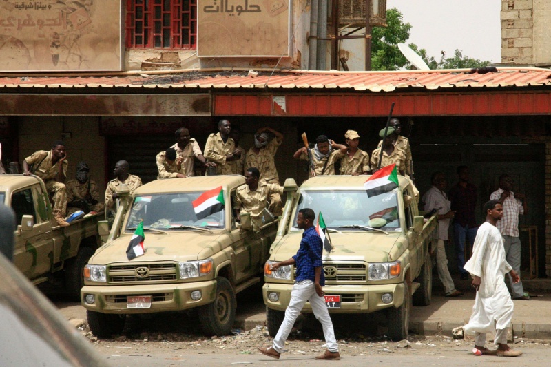 الخارجية تعلن إجلاء خمسة عراقيين من السودان