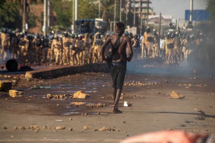 نقابة أطباء السودان: ارتفاع عدد القتلى المدنيين جراء الاشتباكات المستمرة إلى 958  قتيلا