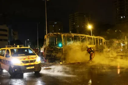 نهب وتخريب ونيران.. ليلة رابعة من الاضطرابات تهز فرنسا