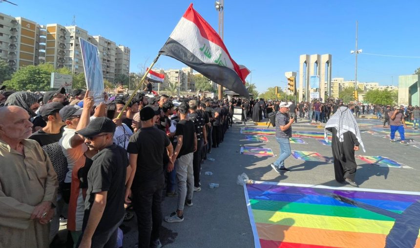 القوات الأمنية تعيد فتح جسري الجمهورية والشهداء بعد إغلاقهما بسبب الاحتجاجات أمام السفارة السويدية