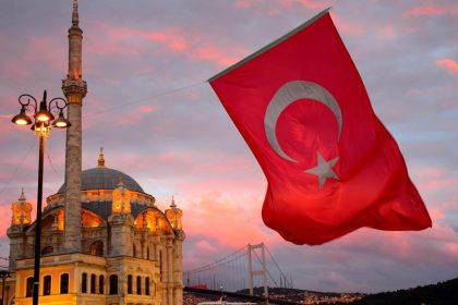 وصفته بـ"الدنيء".. تركيا تدين بأشد العبارات تدنيس القرآن مجددا في السويد
