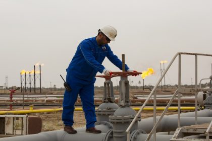 النفط تعلن تصدير الكميات الفائضة من الغاز السائل إلى الخارج