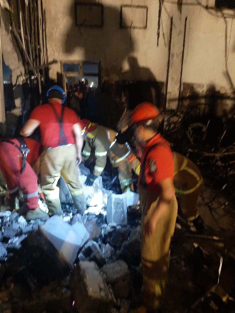 الدفاع المدني تعلن اخماد حريق قاعة الاعراس في الحمدانية بمحافظة نينوى