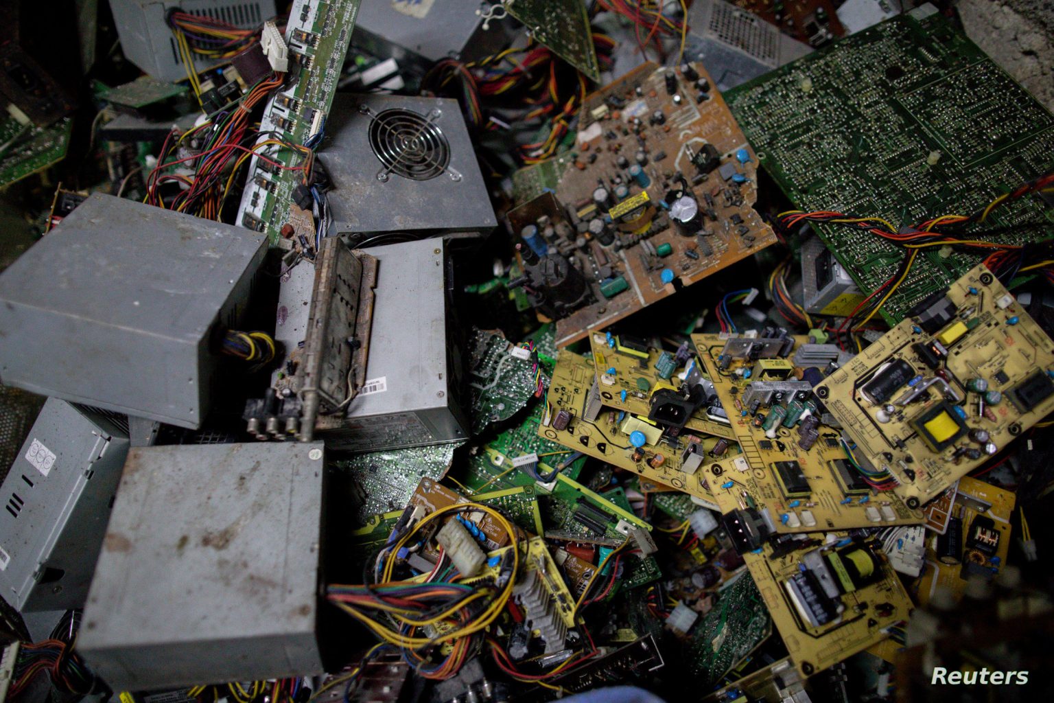 مرصد بيئي: النفايات الالكترونية هي الاسرع نموا والاكثر تواجداً بكل منزل عراقي