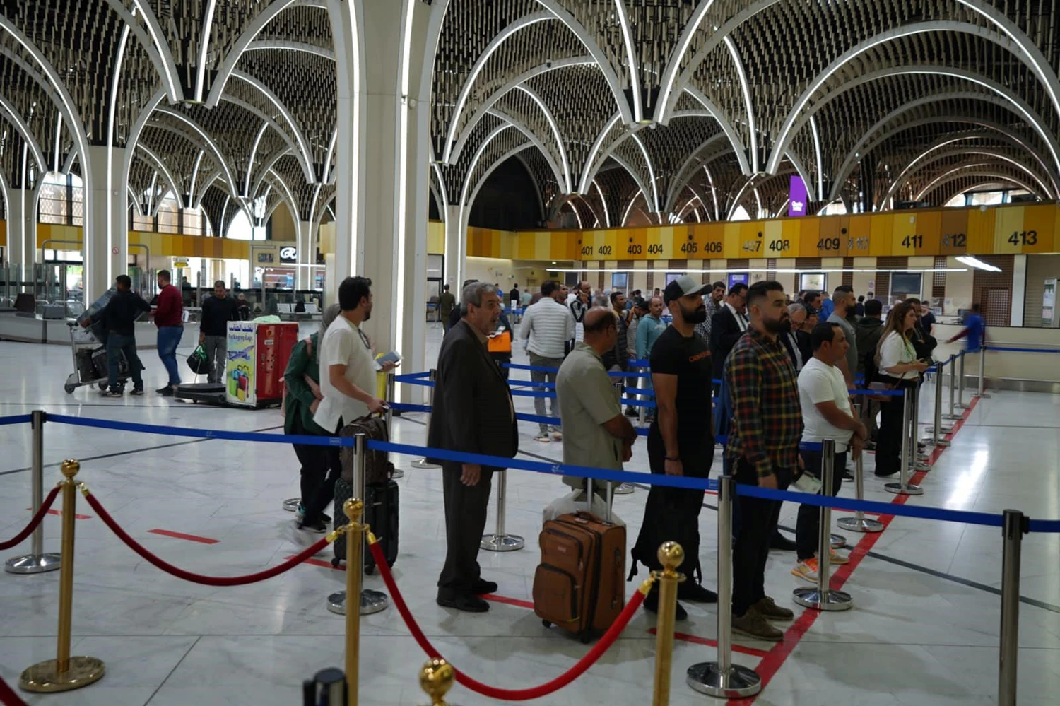 الإعلام الأمني: إحباط تهريب 400 ألف دولار إلى خارج البلاد في مطار بغداد الدولي