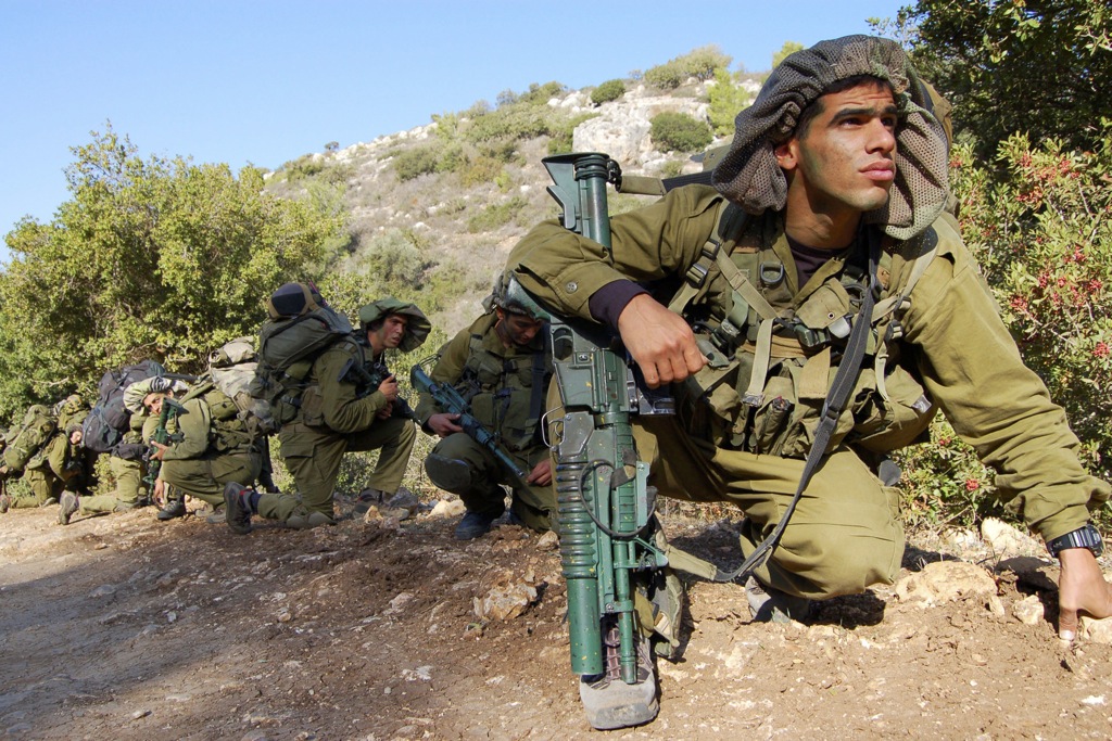 الجيش الاسرائيلي يعلن مقتل واصابة 4 من جنوده على الحدود اللبنانية