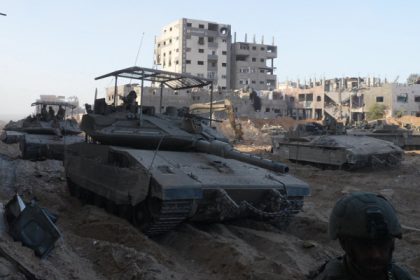 الهلال الأحمر الفلسطيني: الآليات العسكرية تحاصر مستشفى القدس