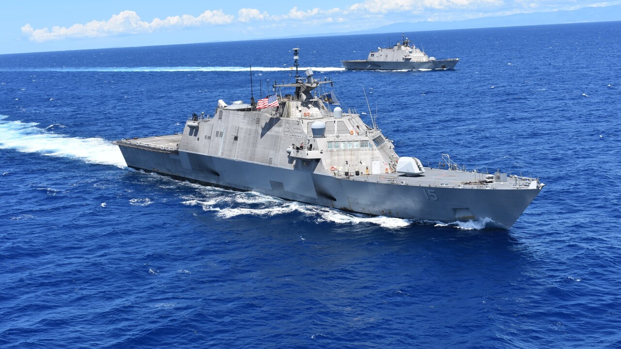 الجيش الأمريكي يعلن تعرض إحدى سفنه لصاروخين باليستيين قادمين من اليمن