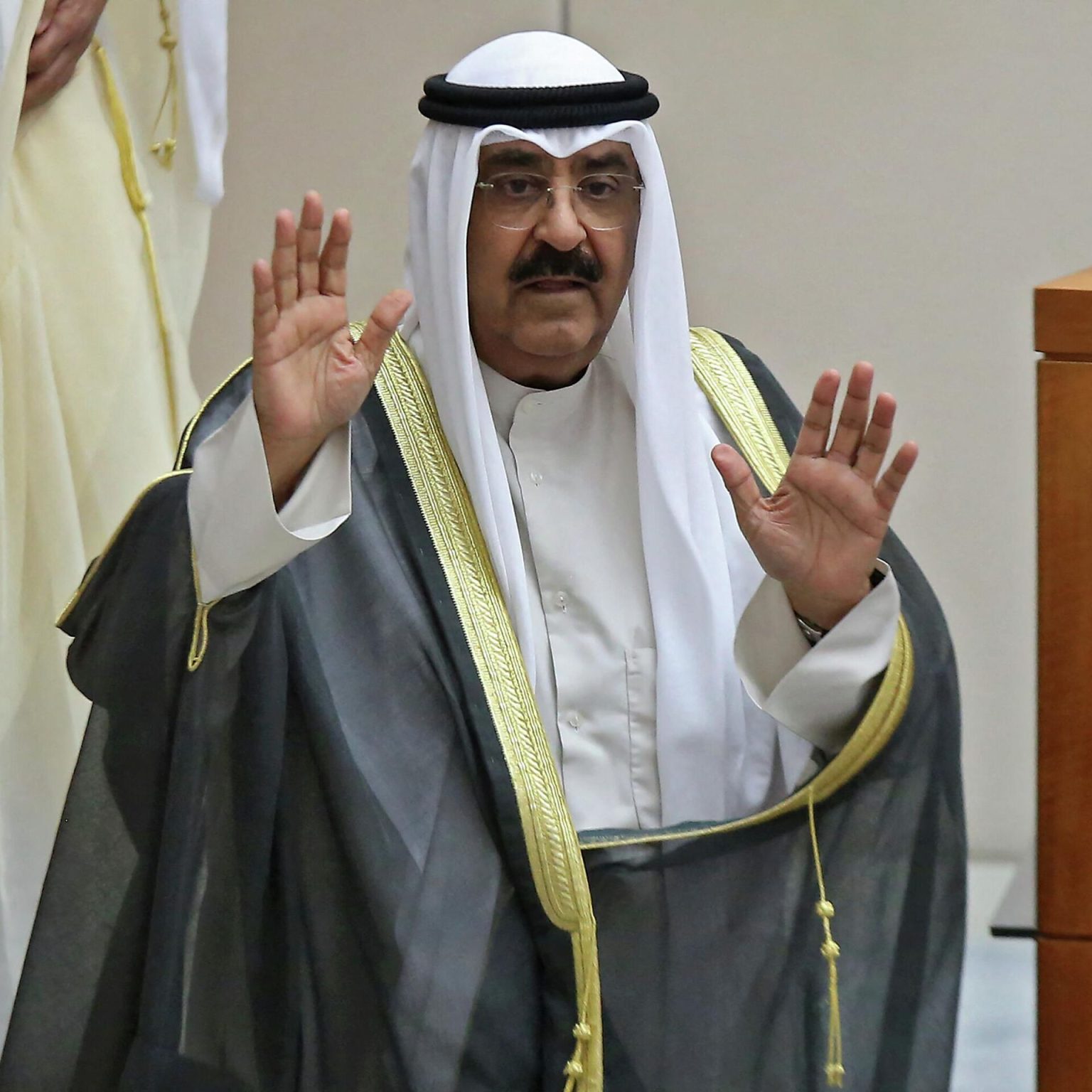 مجلس الوزراء الكويتي: ننادي بالشيخ مشعل الأحمد الجابر الصباح أميرا للكويت