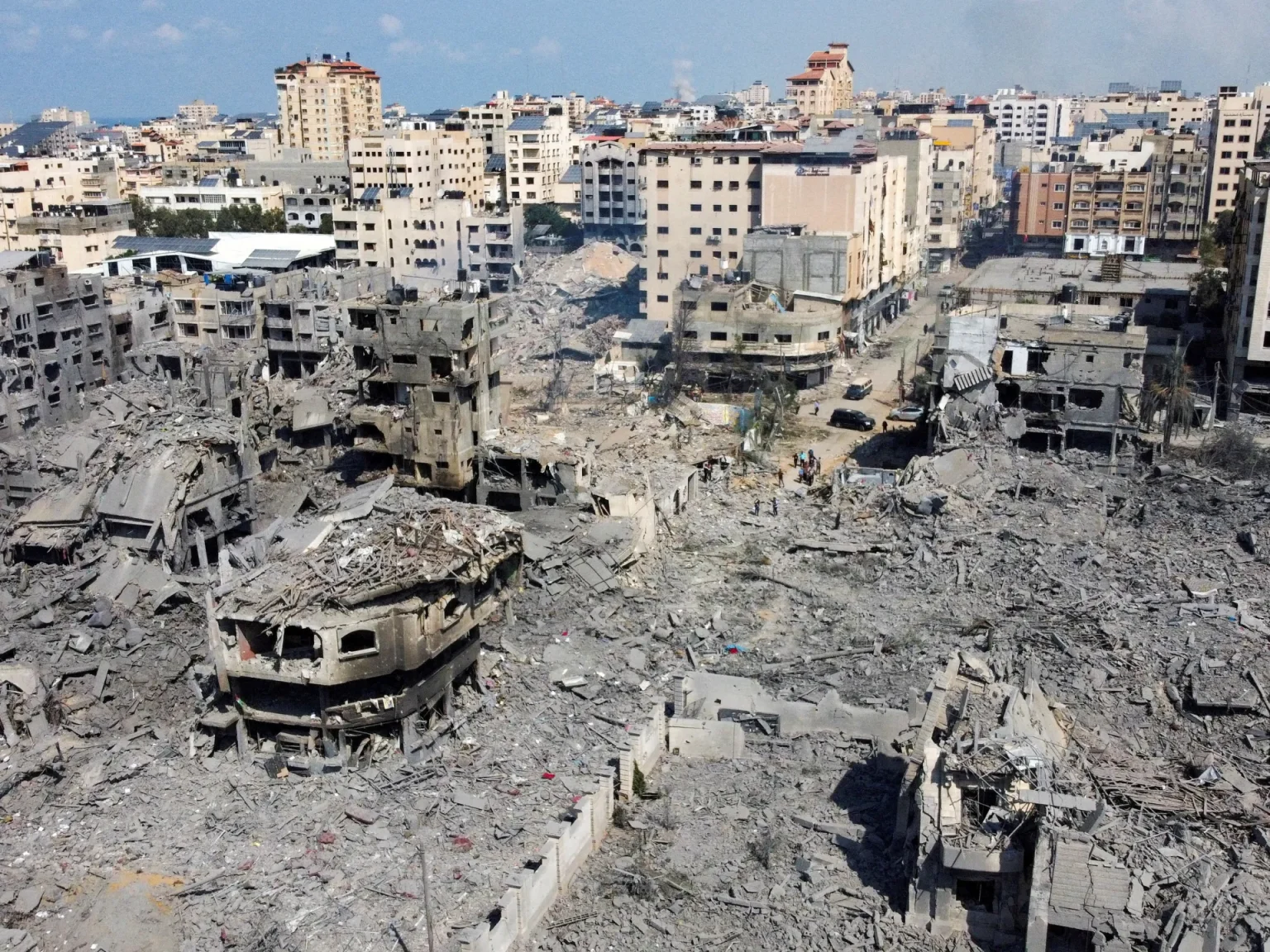 الإعلام الحكومي في غزة: أكثر من 7 آلاف شخص لا يزالون تحت الأنقاض