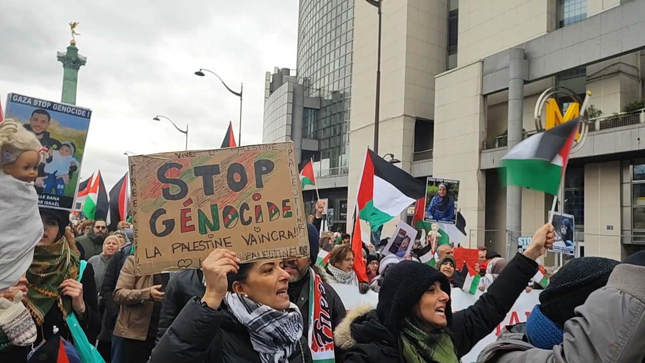 مظاهرة حاشدة في باريس نصرةً لفلسطين