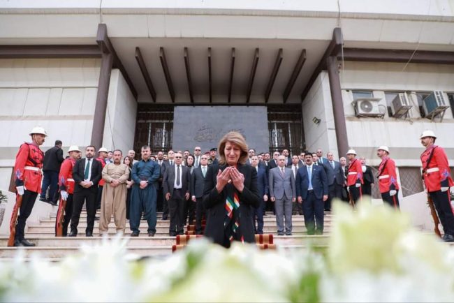 بالصور.. الصحة تجري مراسم تسليم رفات 172 من شهداء الانفال إلى لجنة من اقليم كردستان 
