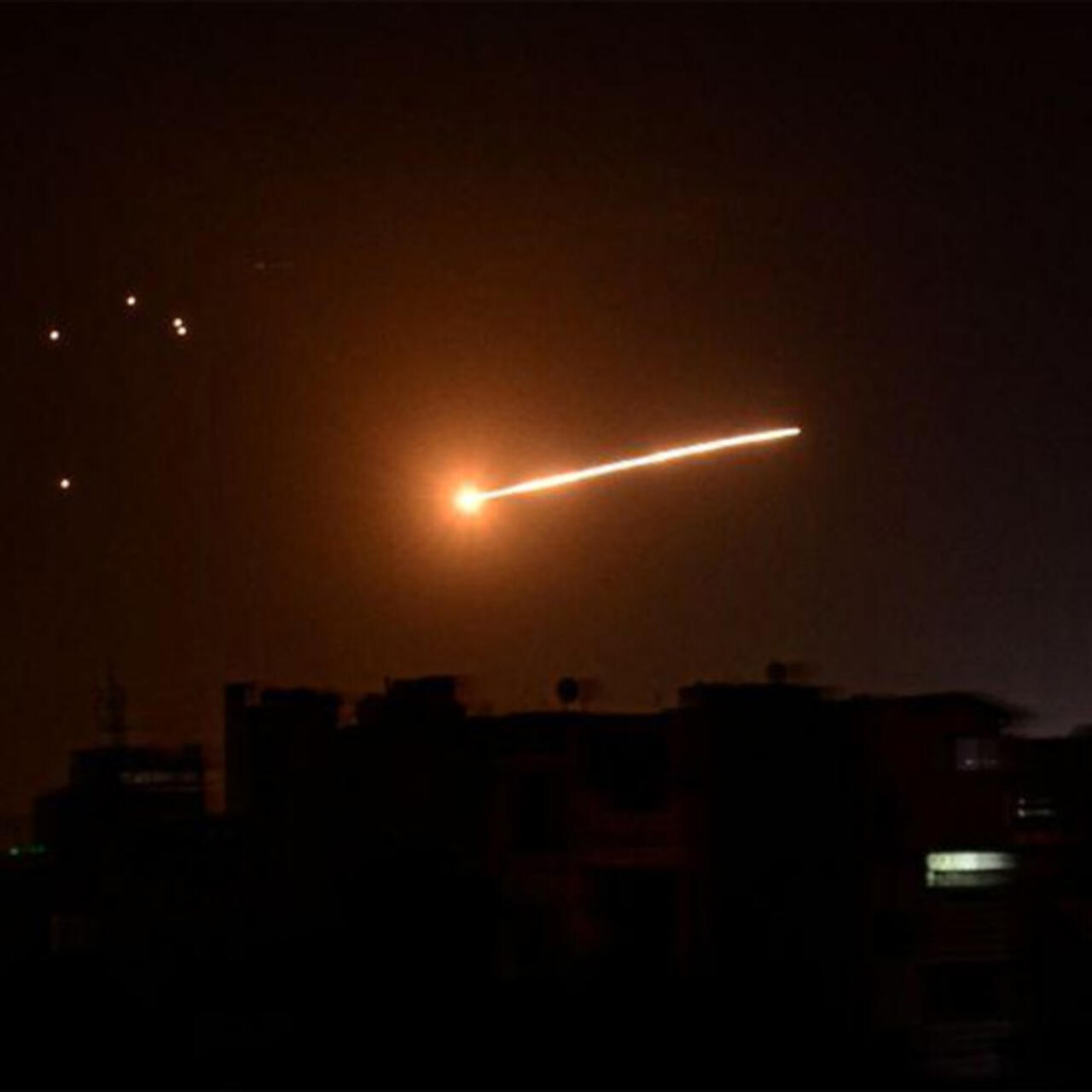 مصدر امني: صواريخ عدة استهدفت اماكن مختلفة في اربيل