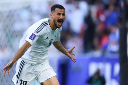 المنتخب العراقي يتغلب على نظيره الياباني بثنائية أيمن حسين في كأس اسيا