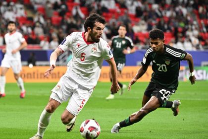 طاجيكستان تتغلب على الإمارات بركلات الترجيح وتتأهل لربع نهائي كأس آسيا
