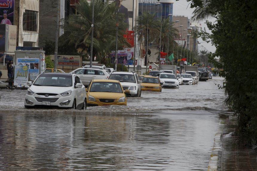 الأنواء الجوية تحذر من أمطار غزيرة وسيول خلال اليومين المقبلين