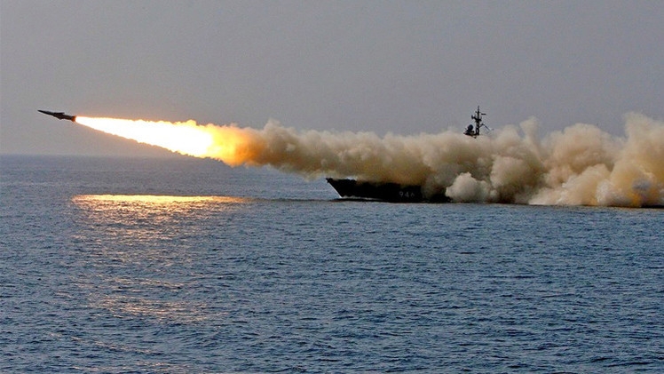 الحرس الثوري الايراني يعلن نجاح اطلاق صاروخ باليستي بعيد المدى