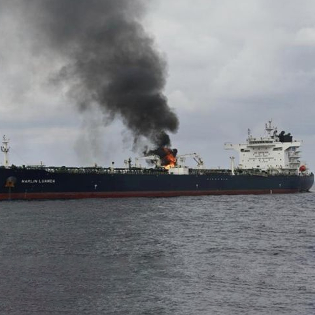 القيادة المركزية الامريكية تعلن اصابة سفينة شحن بصاوخ باليستي في خليج عدن