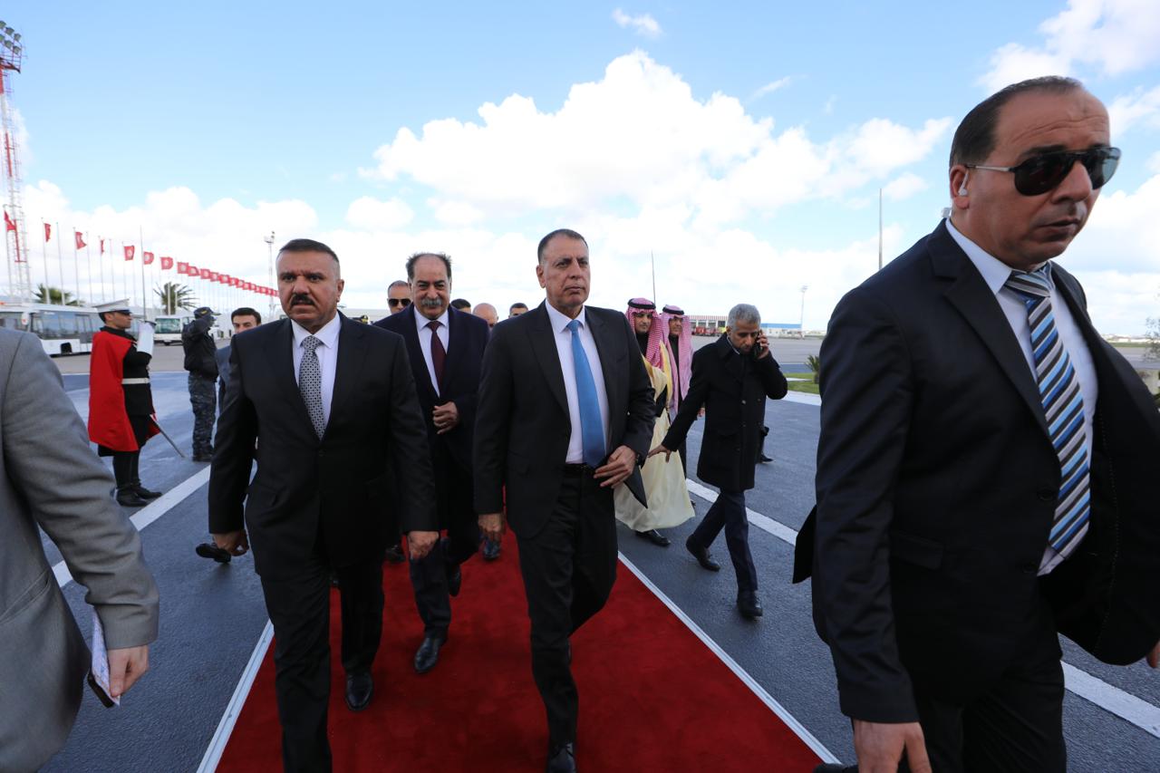 وزير الداخلية يصل تونس للمشاركة في اجتماع مجلس وزراء الداخلية العرب