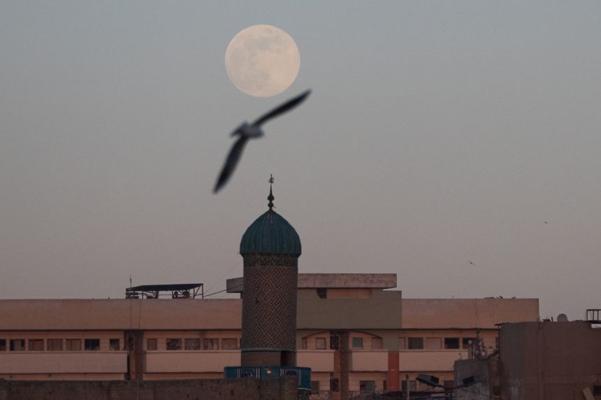 جوامع العراق تطلق التكبيرات ترحيبًا بحلول شهر رمضان