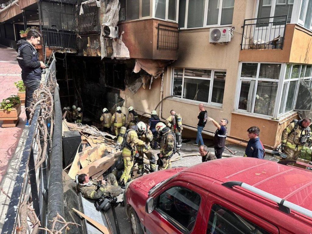مقتل 25 شخصًا باندلاع حريق داخل مركز ترفيهي في إسطنبول