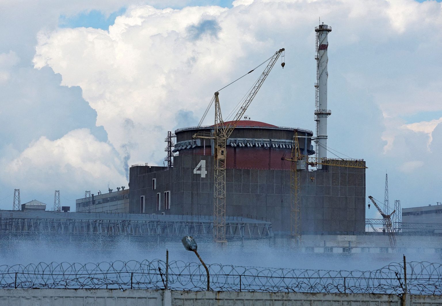استهداف اوكراني لمحطة زابوروجيه للطاقة النووية.. وموسكو تحذر