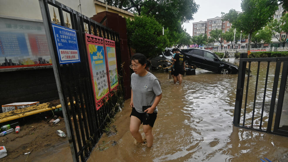 11 مفقودا وإجلاء عشرات الآلاف جراء الأمطار والفيضانات في جنوب الصين