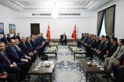 الرئيس الحلبوسي يشيد بجهود الحكومة بالانفتاح وتعزيز العلاقات مع تركيا