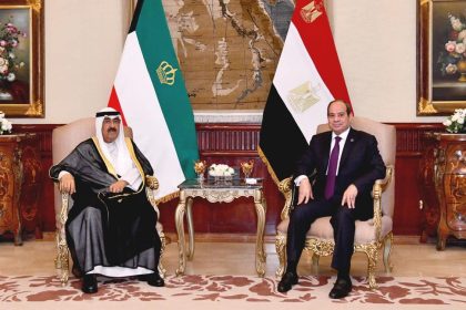 الرئيس المصري وامير الكويت يؤكدان ضرورة التوصل لوقف اطلاق دائم في غزة