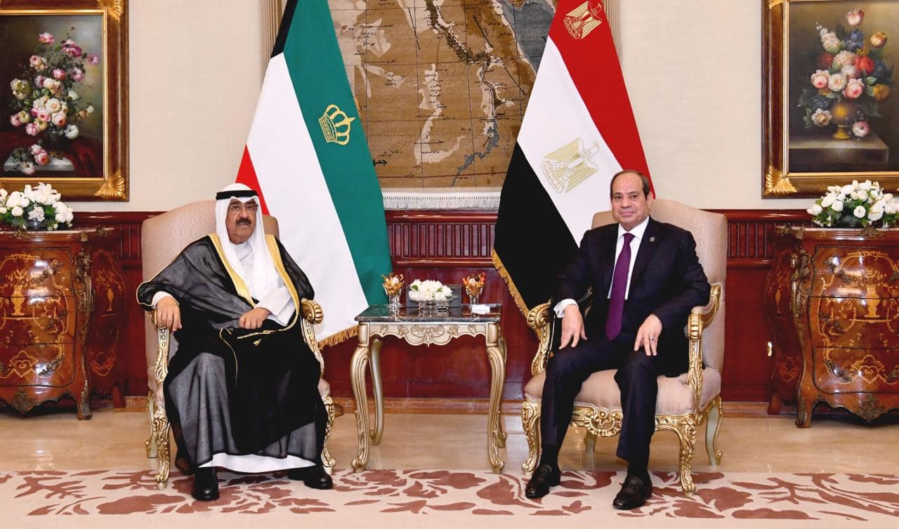 الرئيس المصري وامير الكويت يؤكدان ضرورة التوصل لوقف اطلاق دائم في غزة