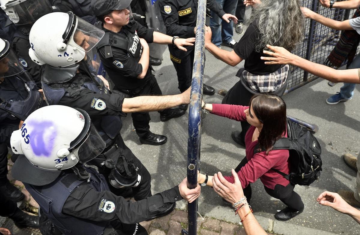 الداخلية التركية تعلن اعتقال 210 اشخاص خلال احتجاجات يوم العمال في اسطنبول