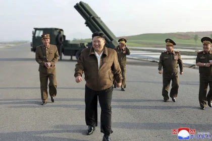 كوريا الشمالية تعلن نشر قاذفة صواريخ متعددة جديدة لتعزيز قدراتها المدفعية