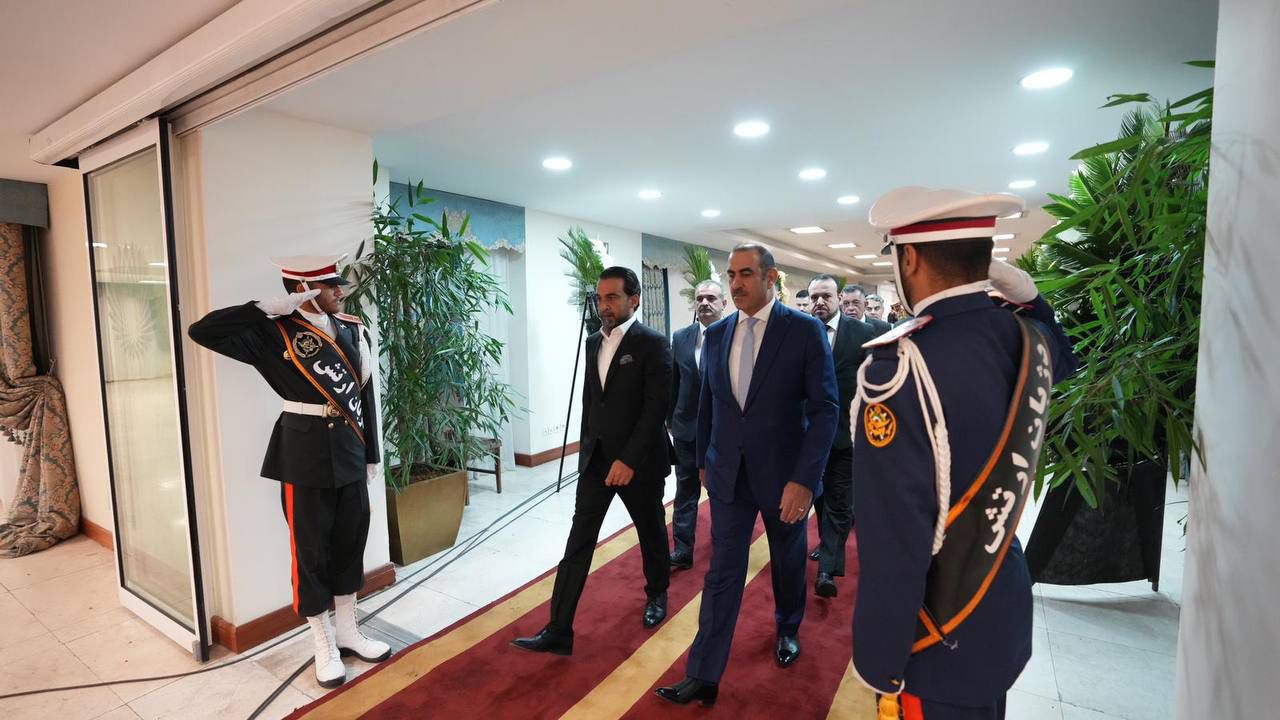 الرئيس الحلبوسي يشارك في مراسم التشييع الرسمية للرئيس الإيراني الراحل ووزير خارجيته