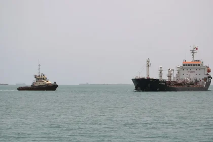 الحوثيون يعلنون استهداف 6 سفن في البحر الاحمر والابيض المتوسط وبحر العرب