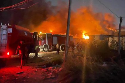 اندلاع حريق داخل مخازن تجارية بمنطقة الزعفرانية جنوب شرقي بغداد