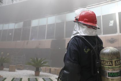 الداخلية: السيطرة على حريق مستشفى الشعب بالكامل