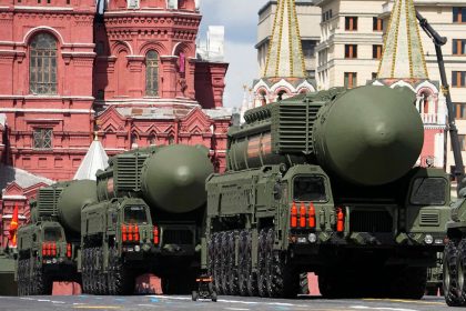 موسكو تحذر من عواقب استخفاف الغرب بامكانية استخدام الاسلحة النووية