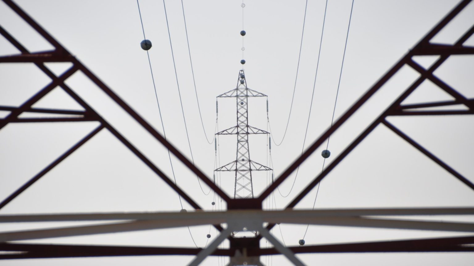 وزير الكهرباء يعلن وصول إنتاج الطاقة لـ27 ألف ميغاواط لأول مرة في العراق
