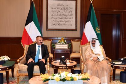 وزير الداخلية يبحث مع امير الكويت تطوير العلاقات الثنائية وتقوية التعاون في المجالات الأمنية