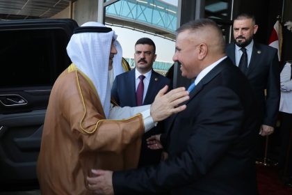 ‏وزير الداخلية الكويتي يصل إلى بغداد‬