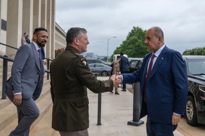 الدفاع: الوفد العراقي سيشارك في الجولة الثانية لمباحثات إنهاء مهمة التحالف الدولي