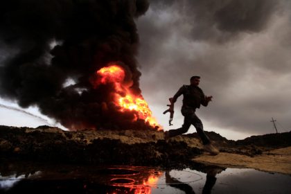 فصائل مسلحة عراقية تتوعد بـحرب تضرب مصادر حيوية في الخليج والمنطقة