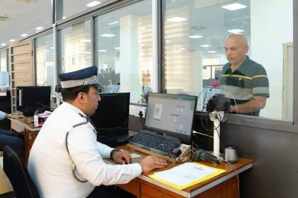 المرور: عودة العمل بالدوام الصباحي و المسائي في مجمعات التسجيل