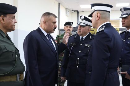 لتخفيف العبء عن المواطنين.. وزير الداخلية يفتتح موقع بغداد الحسينية لتسجيل المركبات وإجازات السياقة