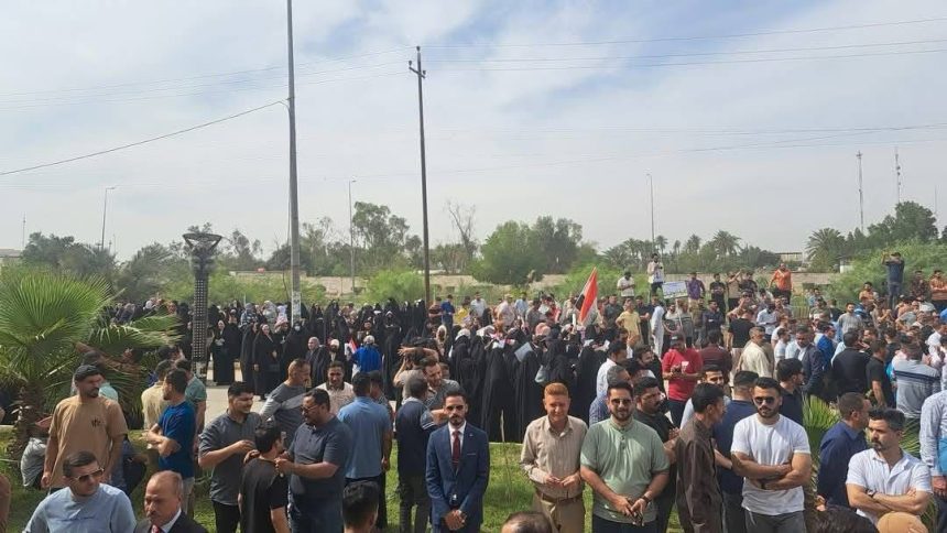 بالصور.. تظاهرات وإضراب المعلمين في محافظة الديوانية