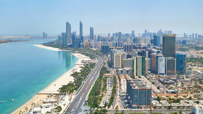 الإمارات تعلن عن "الإقامة الزرقاء" لجذب المستثمرين