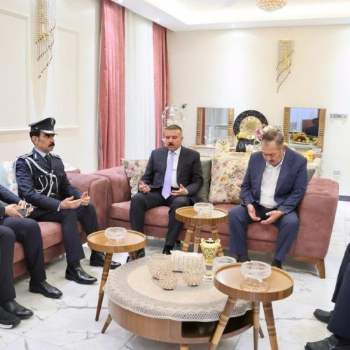 وزير الداخلية يزور أسرة المهندس بشير خالد ويؤكد: لن نتهاون بمحاسبة كل من يثبت تورطه بالحادثة