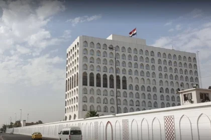 الخارجية تنفي صِحَّة القوائمَ المتداولة بأسماءِ مرشحين كسفراء للعراق
